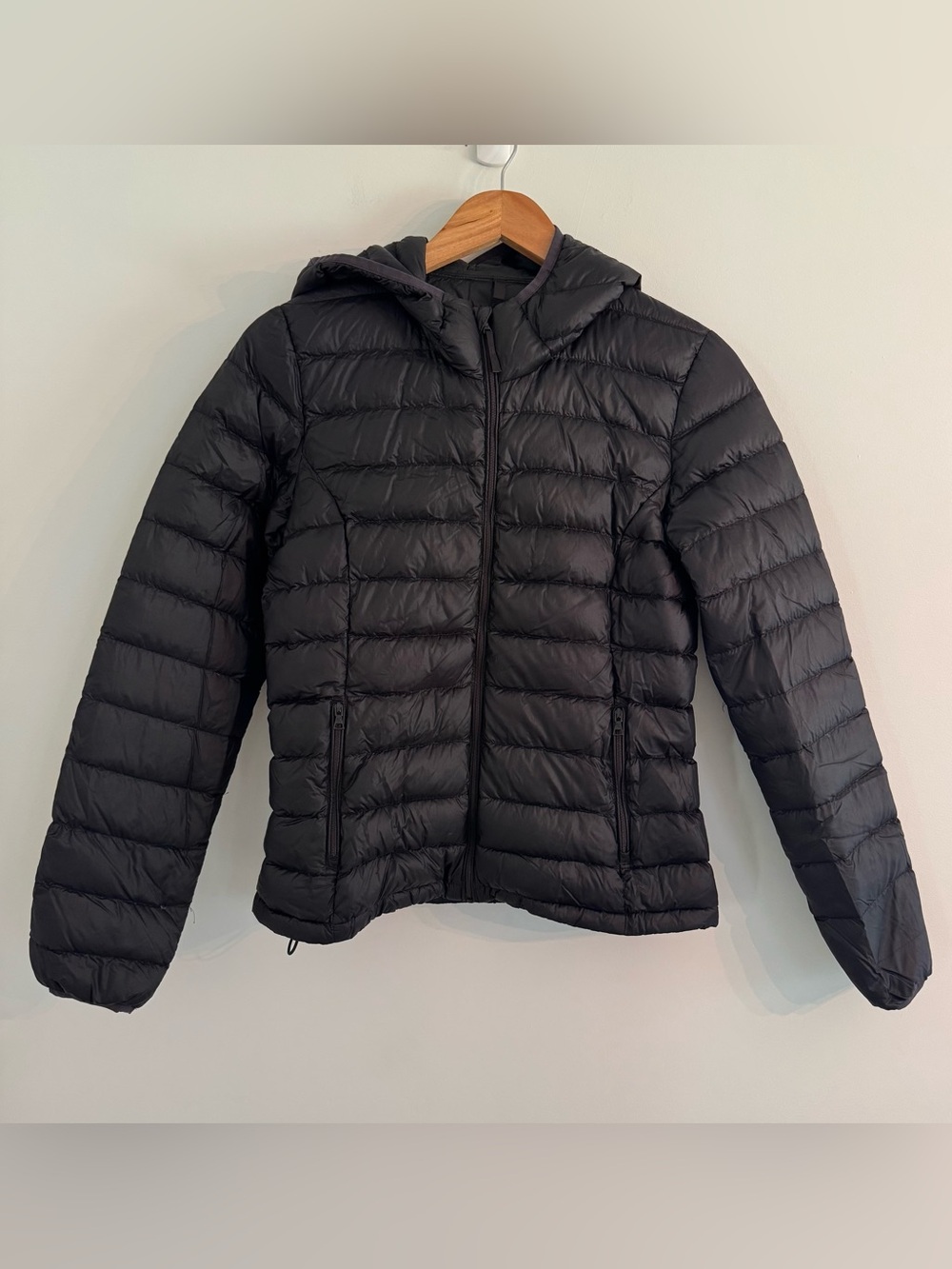 Aritzia TNA Botanie Puffer Jacket Women's Small Black Goose Down Hooded Packable
